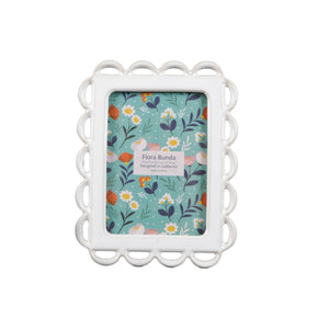 5x7 White Scallop Edge Ceramic Frame