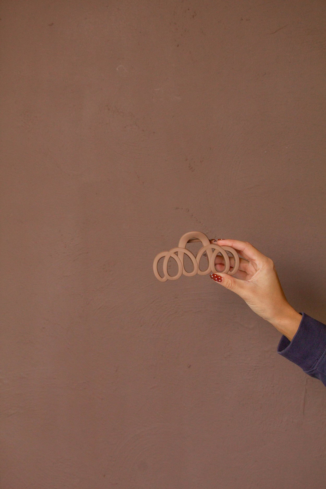 Black Matte Looped Claw Clip