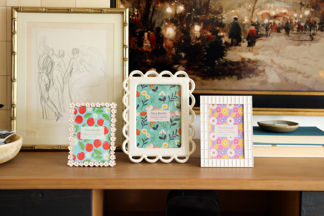 5x7 White Scallop Edge Ceramic Frame