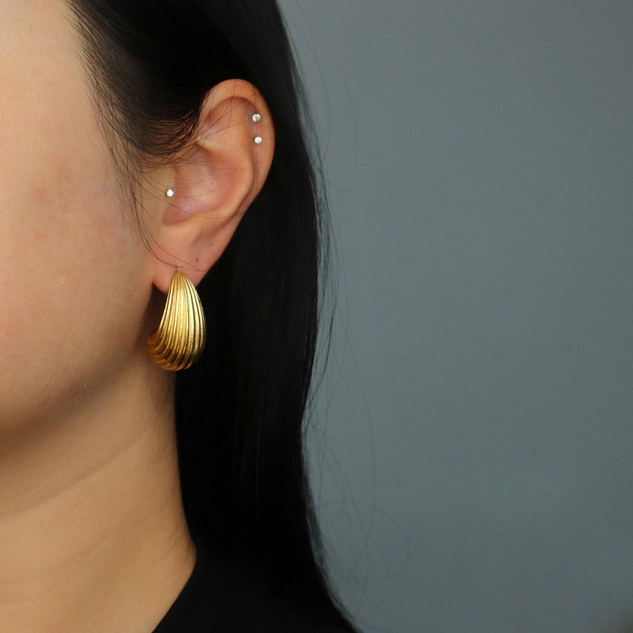 Ribbed Drop Earrings