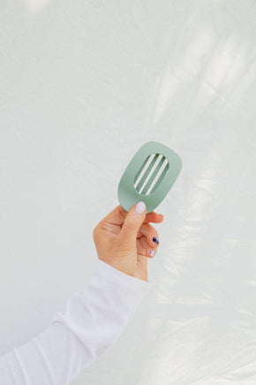 Olive Circle Cutout Flat Claw Clip