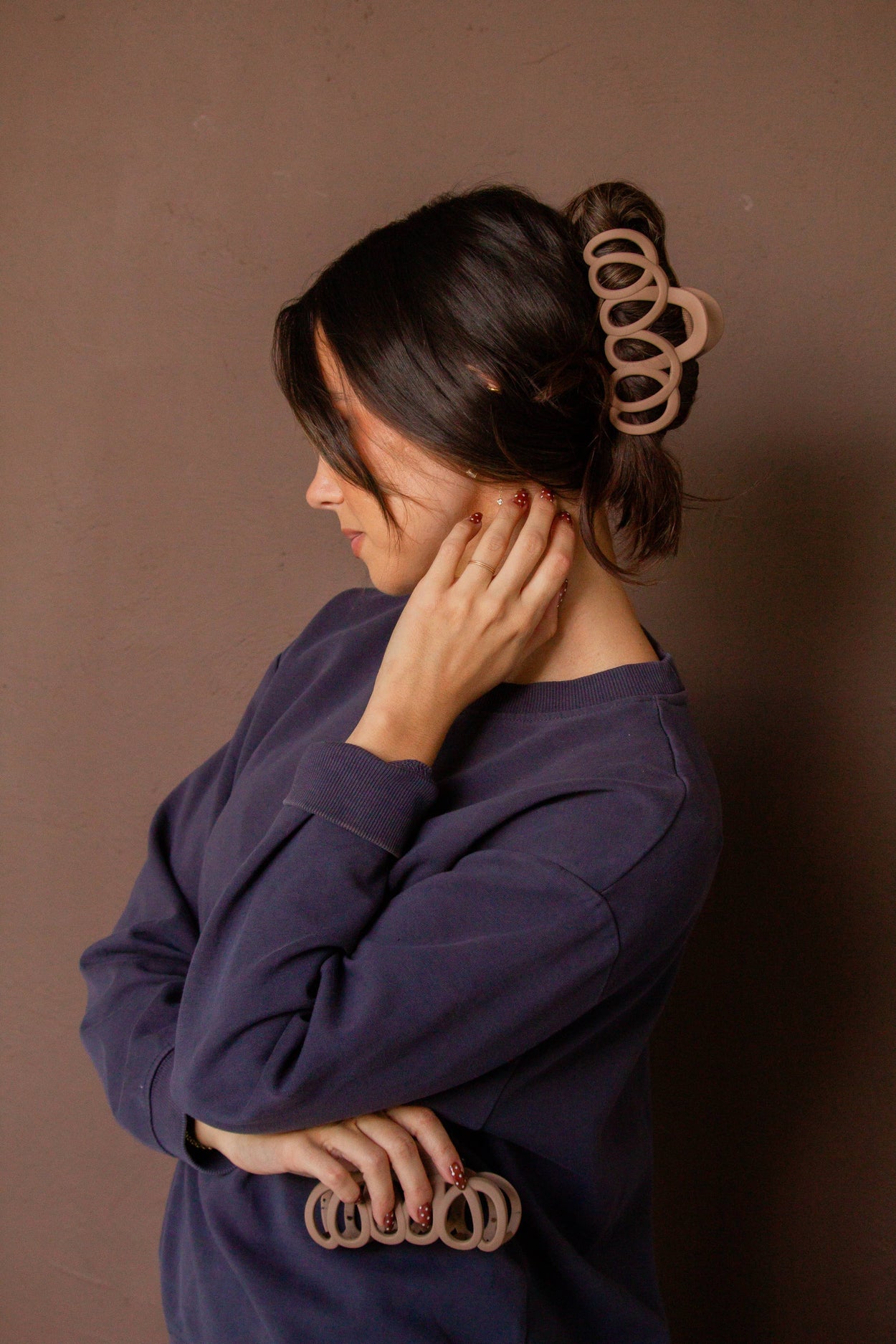 Black Matte Looped Claw Clip