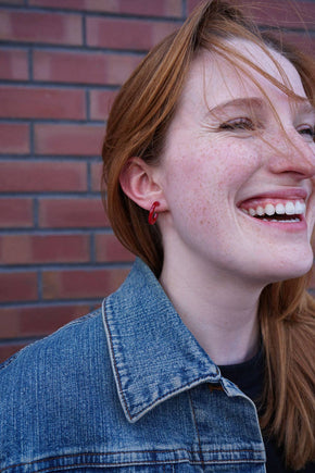 Scarlet Micro Cam Mini Hoops